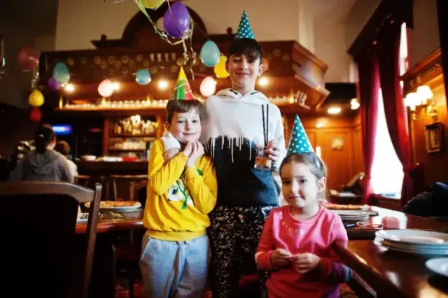 Fotościanka dla dzieci - ciekawy pomysł na urozmaicenei przyjęcia urodzinowego dla maluchów